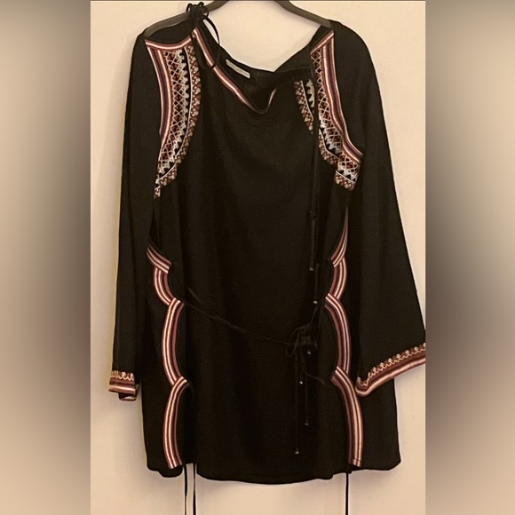 DÔEN PUJA SILK Mini Dress Size: L
Fabric: 100% Silk; Trim 100% Cotton - Picture 1 of 3
